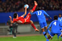 开云体育app-热血足球比赛展现激烈对决场面