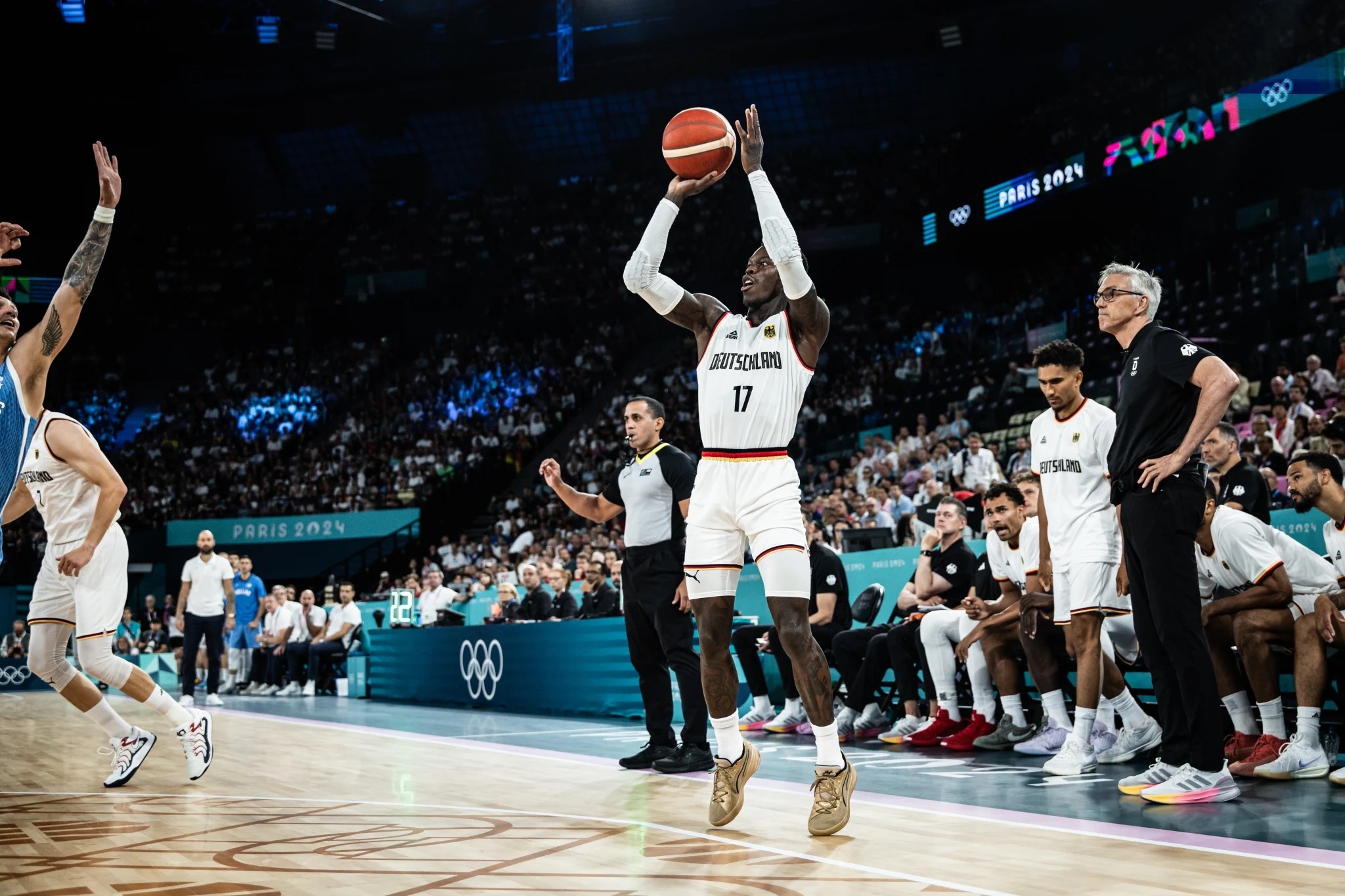 关于德国绝杀加拿大,罗德里戈三分雨点燃全场的信息 关于德国绝杀加拿大,罗德里戈三分雨点燃全场的信息