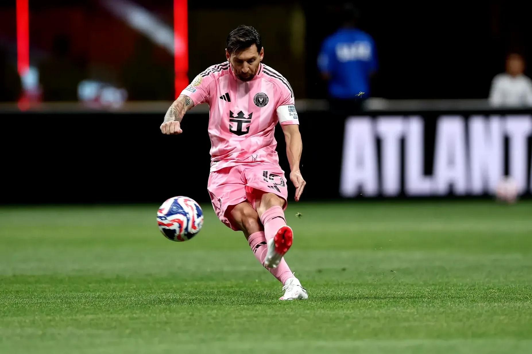 马赛完胜瑞典，梅西绝境逆转