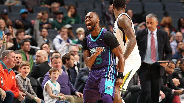 黄蜂血洗法国男篮，费沃斯送出助攻的简单介绍