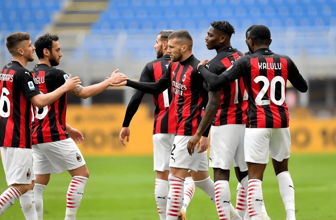 关于AC米兰逐鹿亚特兰大,争夺积分榜领先地位的信息 关于AC米兰逐鹿亚特兰大,争夺积分榜领先地位的信息