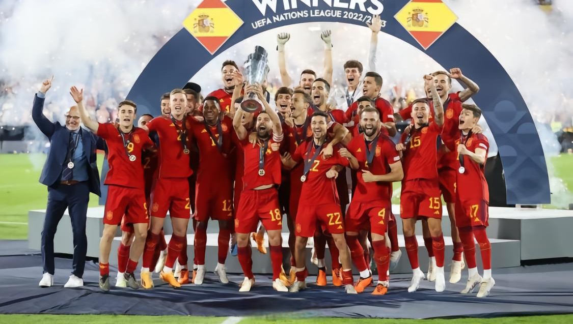 包含匈牙利全队备战斯洛伐克欧洲杯预选赛，实力崛起火力十足的词条