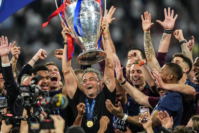 巴黎客场大胜圣埃蒂安,遥遥领先的简单介绍 巴黎客场大胜圣埃蒂安,遥遥领先的简单介绍