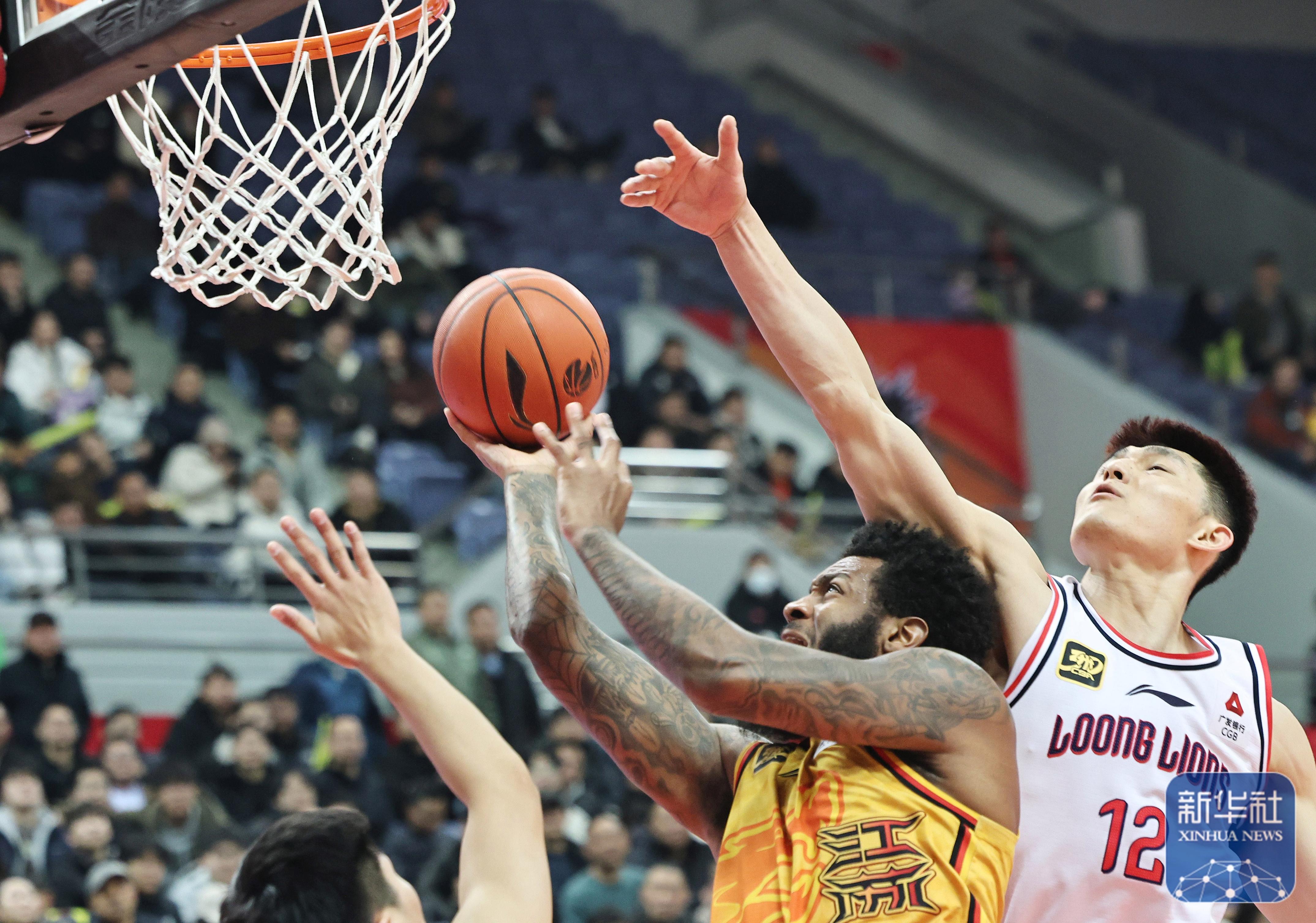 欧亚区球队在国际篮球盛事中获胜