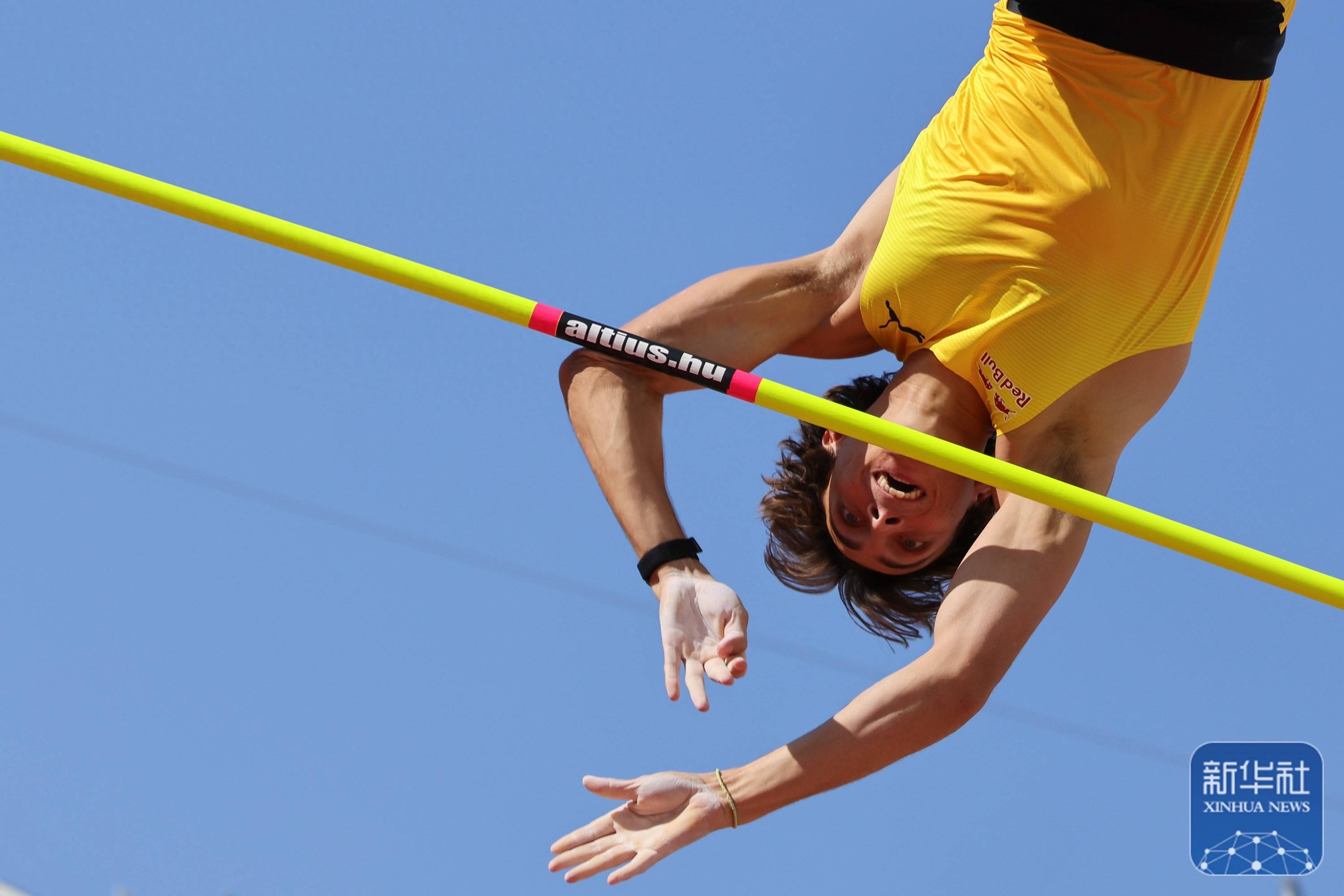 法国田径选手创造新纪录，实现突破