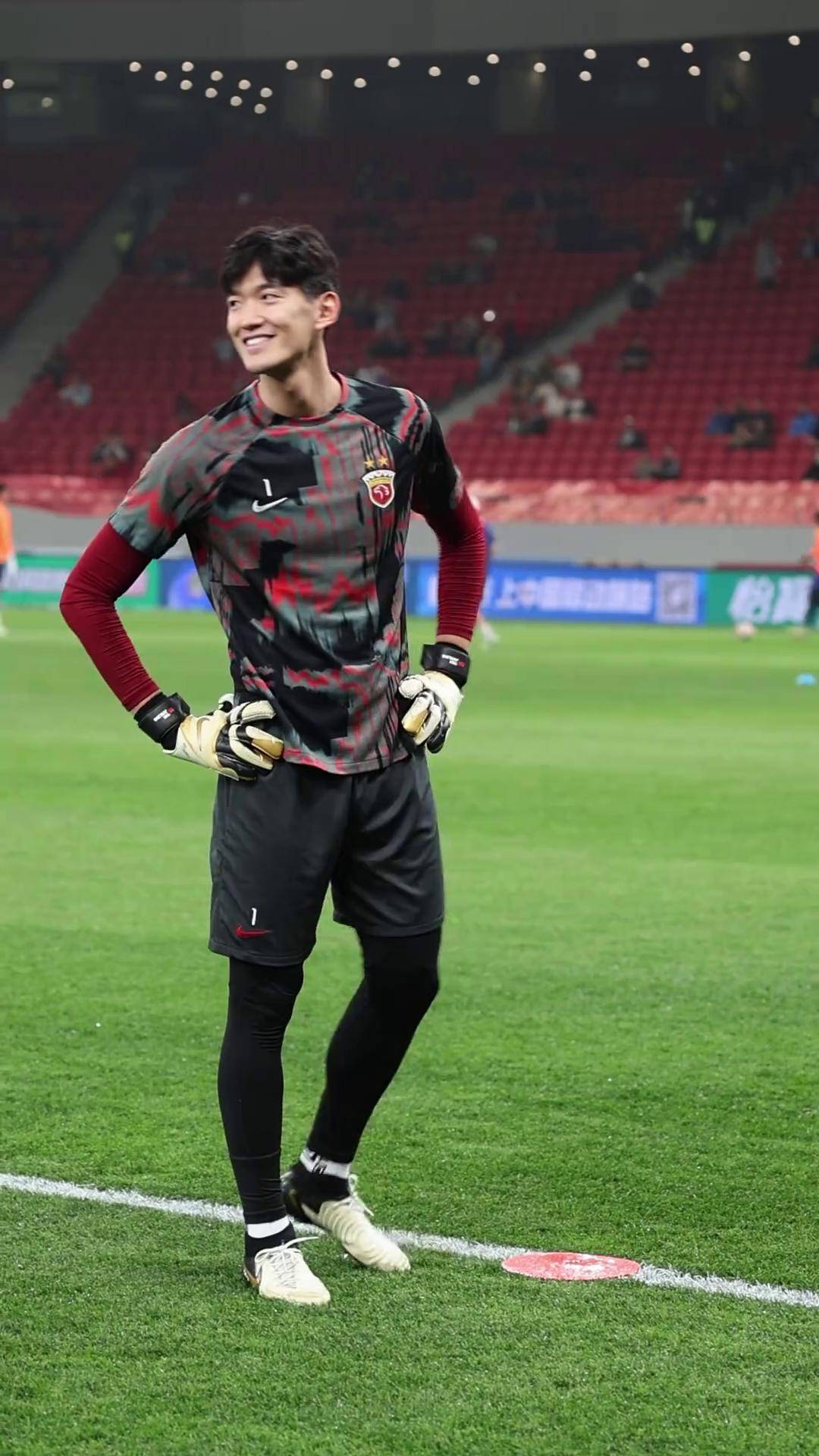 关于上港队队员打出亮眼表现令人印象深刻的信息