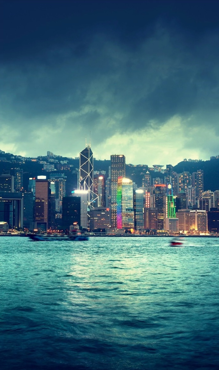 包含大巴黎风雨飘摇，危机四伏的巴黎之夜的词条