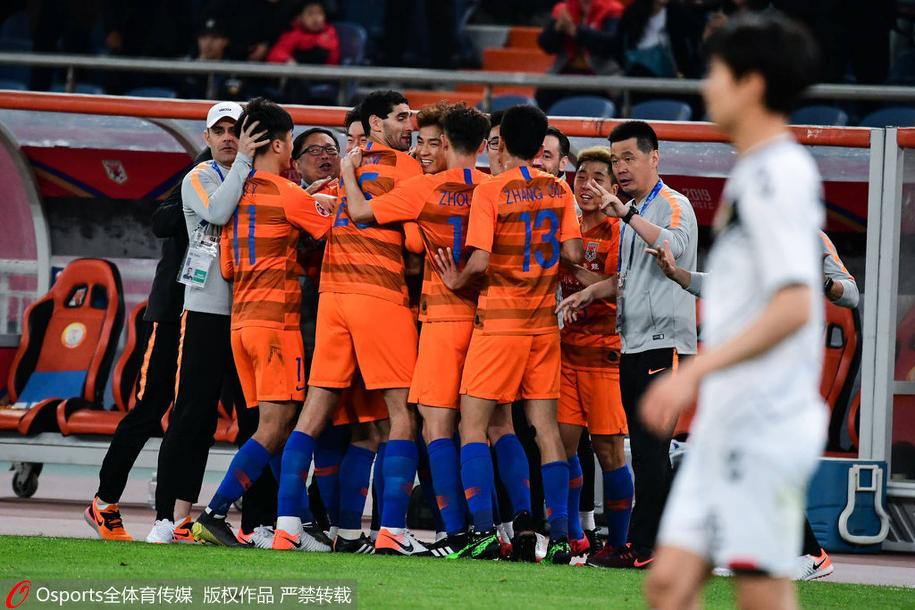 包含日本羽毛球队力克泰国羽毛球队，李宗伟绝境逆转的词条