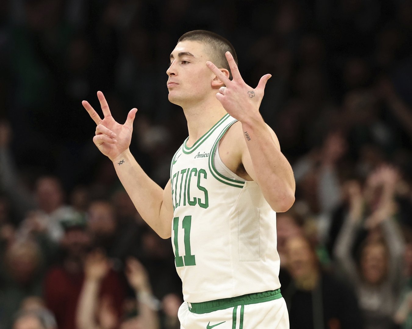 关于掘金碾压魔术，范弗利特惊艳四座的信息