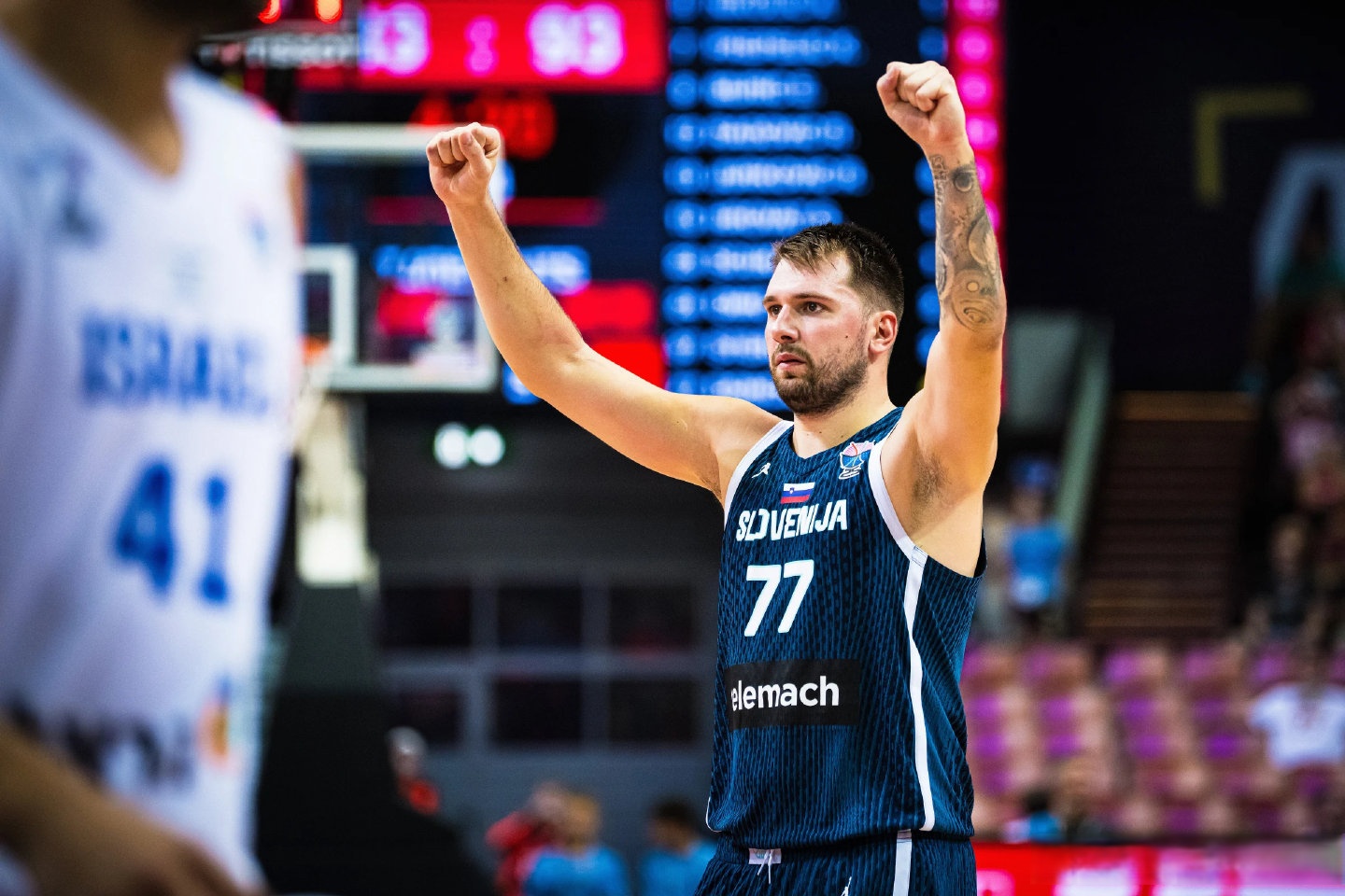 猛龙逆转广州队，东契奇惊艳四座