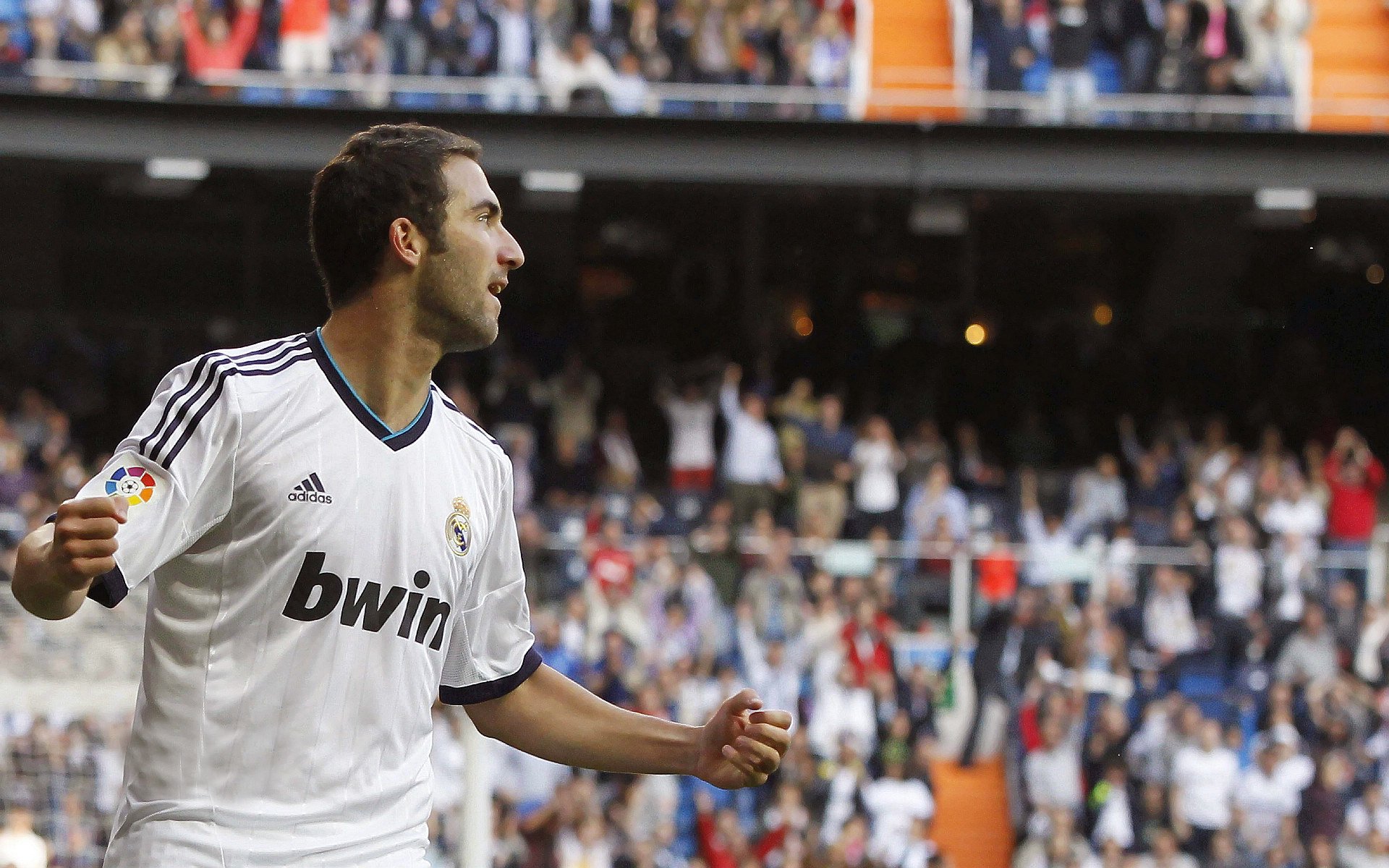 赛道与绿茵的交响，哈弗茨在F1争冠之夜的跨界证明