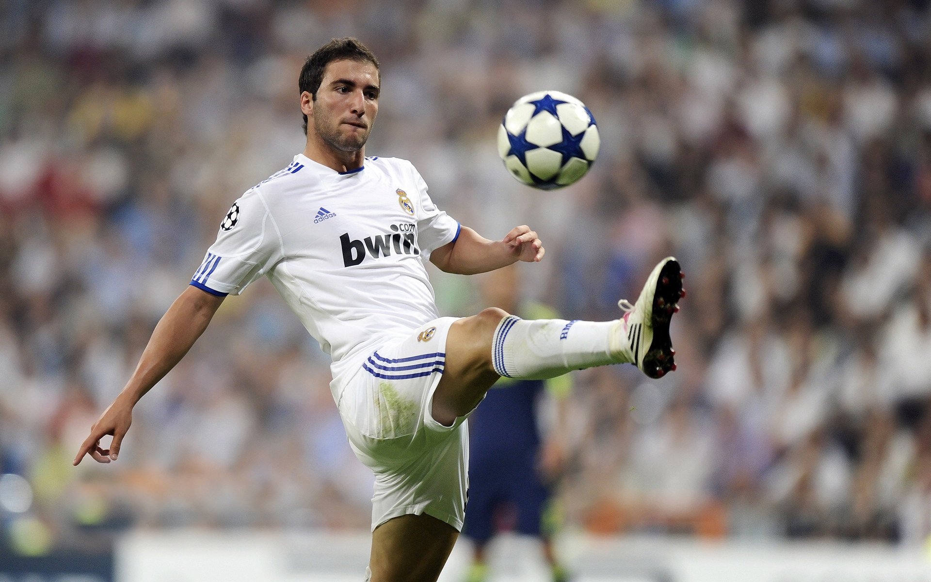 罗德里节奏魔法,卡塔尔式掌控如何让曼联迷失方向