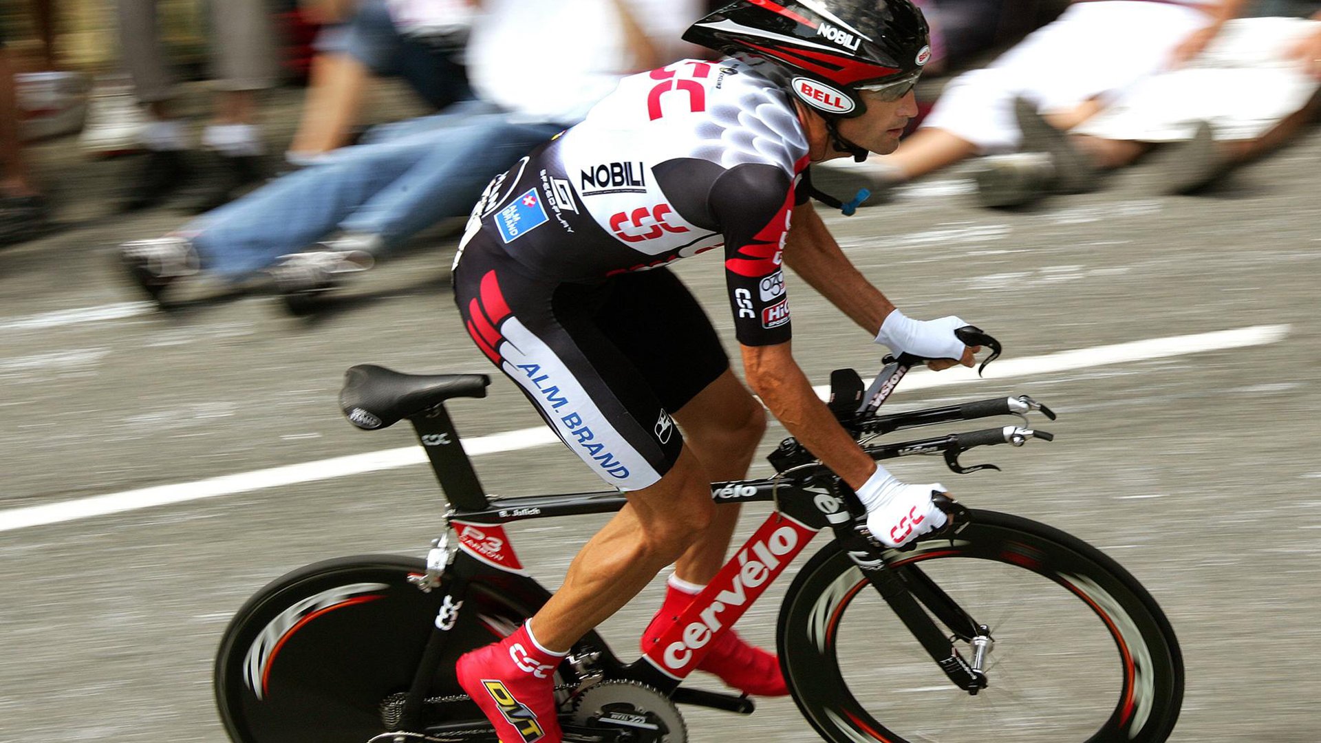 米切尔统治全场如定海神针,广东队稳扎稳打力擒猛龙