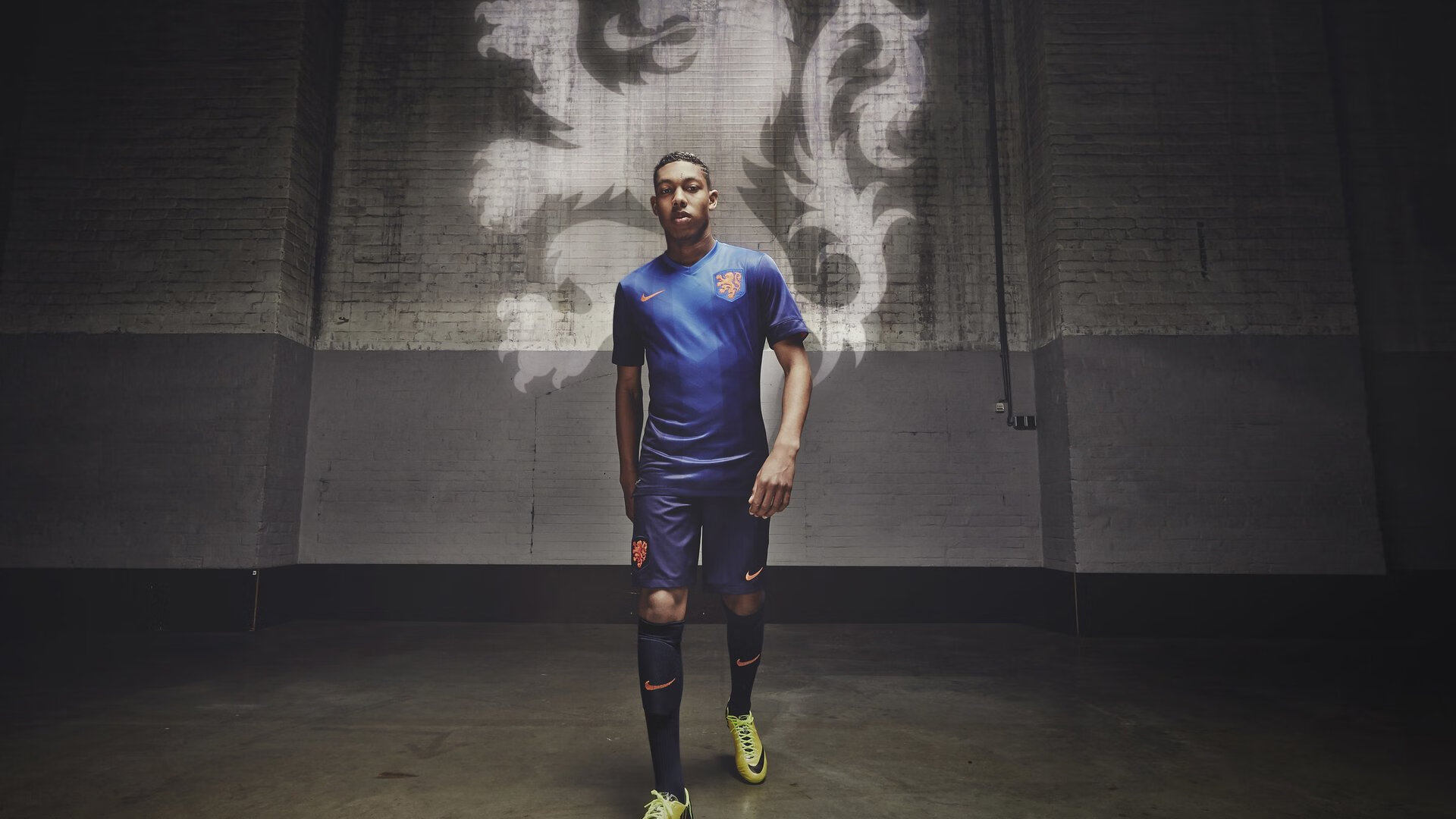 F1年度争冠之夜，爱德华兹的战术棋局如何成为胜负手