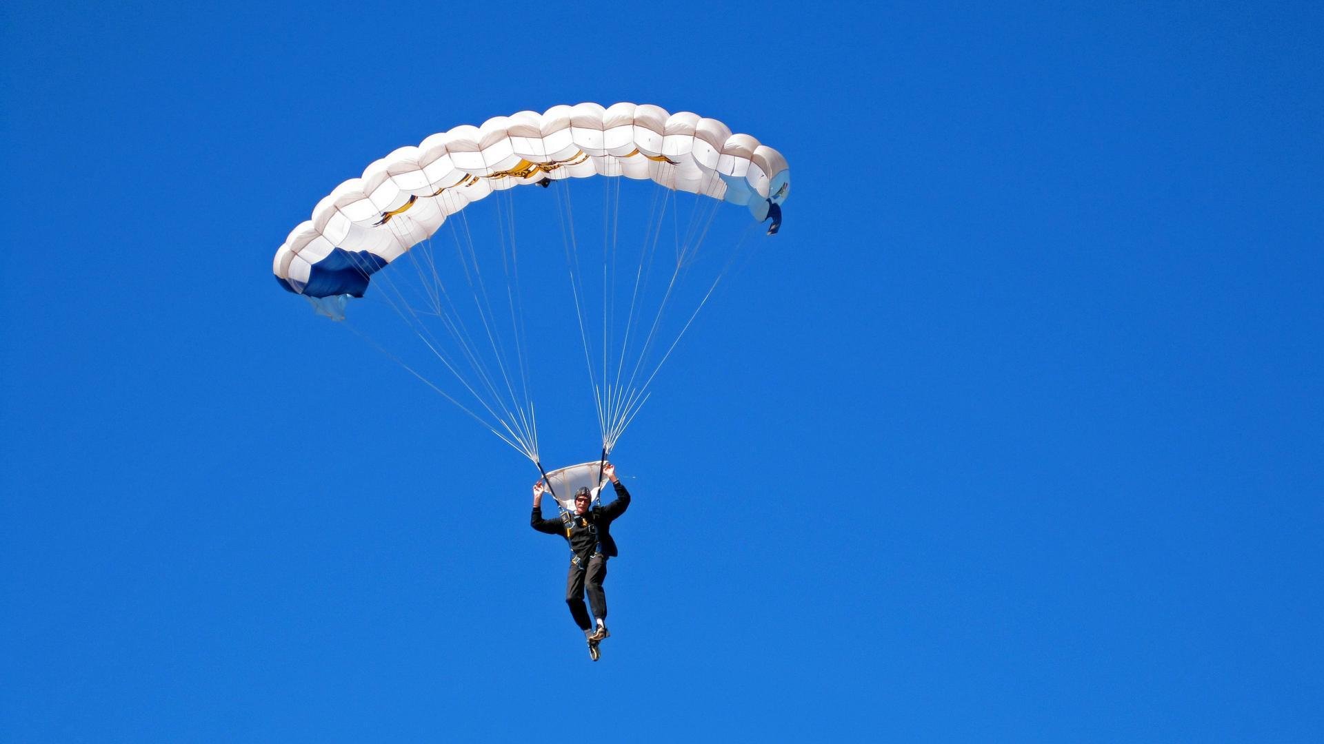 西决生死战之夜,利拉德点燃赛场
