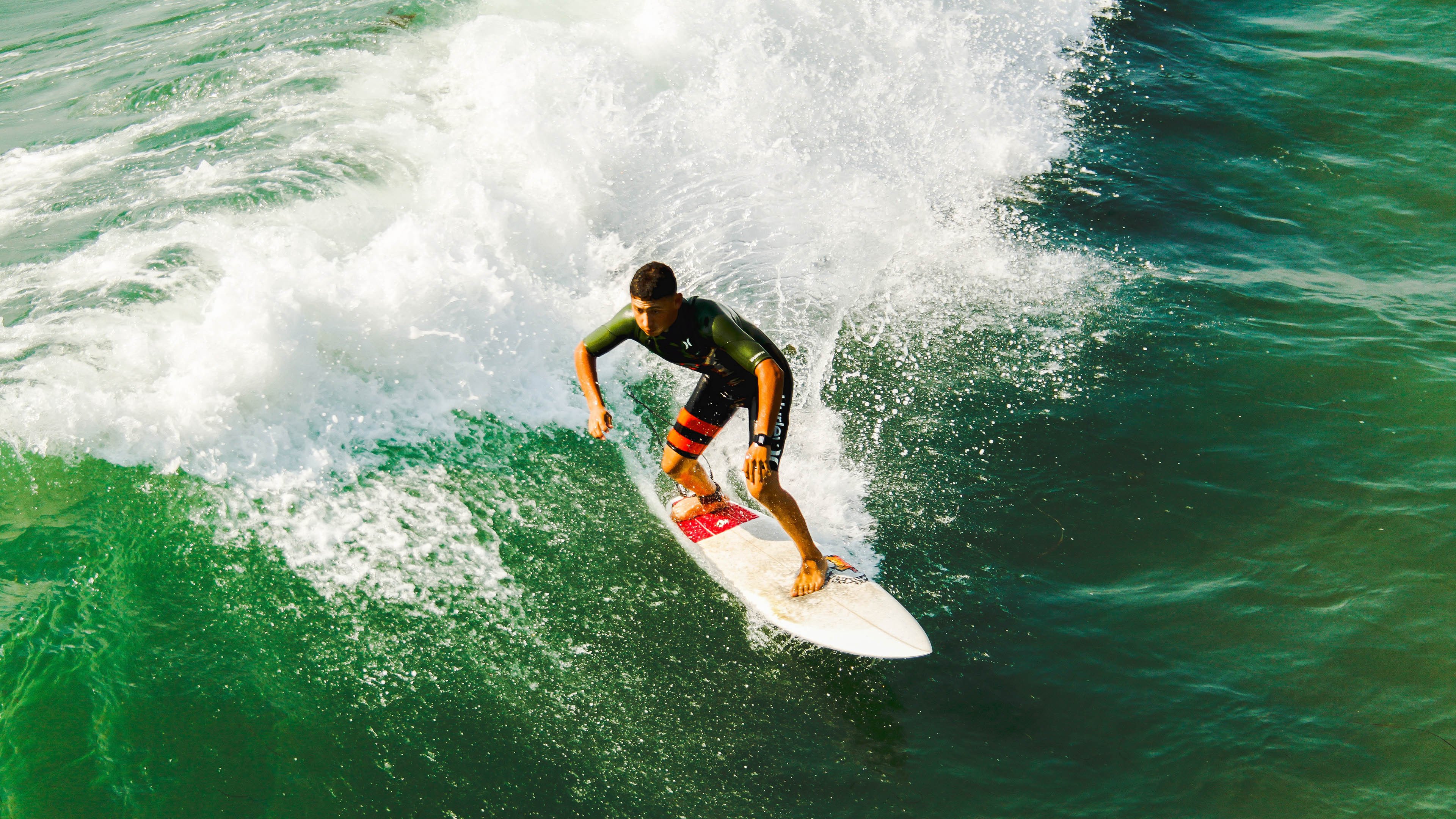 三笘薰扛起全队，乌拉圭加时取胜阿尔及利亚，一场跨越洲际的足球史诗