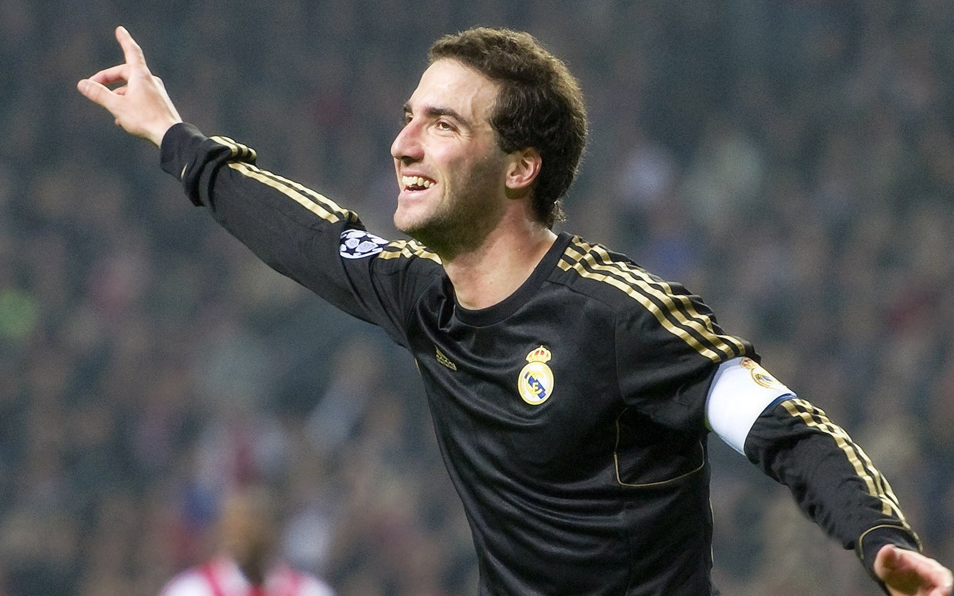 骑士铁骑压境，字母哥东决封神，一场关于统治力的双重奏